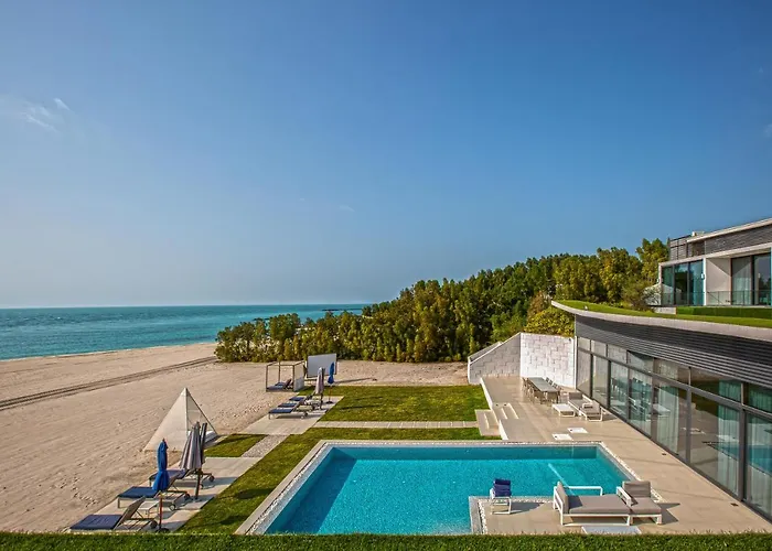 Paradise Nurai Villa - 6 Bedrooms