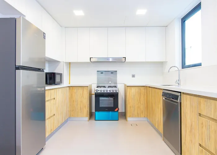 Bloomfields Royal 4Br Noya Viva